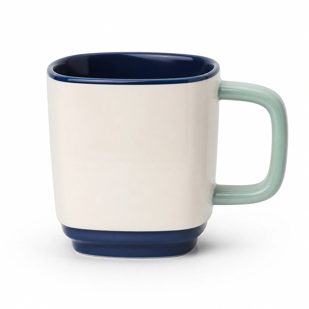 Quadratische Keramiktasse Beige und Blau mit ergonomischem Griff