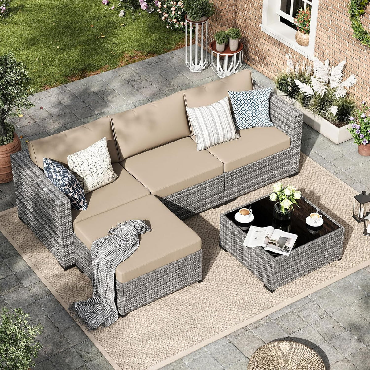 Sofa Amopatio, Grau, Rattan Gartenmöbel-Set, Poly Rattan Sitzgruppe Couch 5 Teilig mit 3er, Sessel, Kissen und Glastisch für Garten