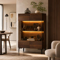 PREMTURE Wohnzimmerschrank, MDF+Metall+Glas, Braun, Vitrine mit LED-Beleuchtung, Glastür, Holz Standvitrine Wohnzimmer